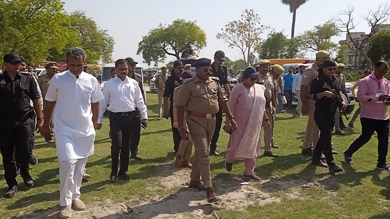 निकाय चुनाव 2023 : जनपद मुख्यालय स्थित प्रमुख नगर पंचायत अकबरपुर शांतिपूर्ण संपन्न हुआ मतदान 2 m2