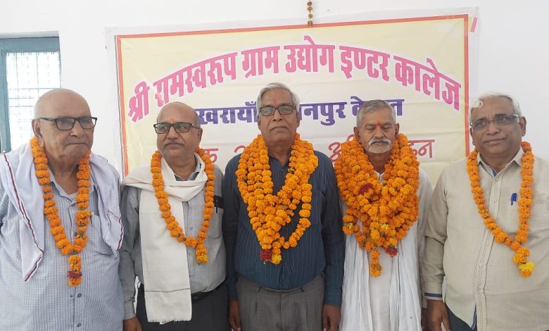 सेवानिवृत्त हो रहे शिक्षकों का योगदान रहा है अविस्मरणीय : श्री प्रकाश द्विवेदी 1 photo 3 1 3
