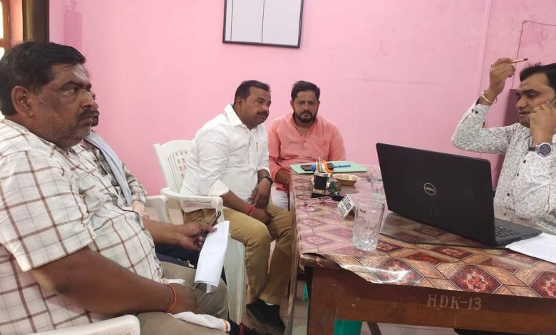 चेयरमैन प्रतिनिधि ने विद्युत विभाग से गहन चर्चा की, एसडीओ बोले होगा जल्द सुधार 7 FB IMG 1686551154273