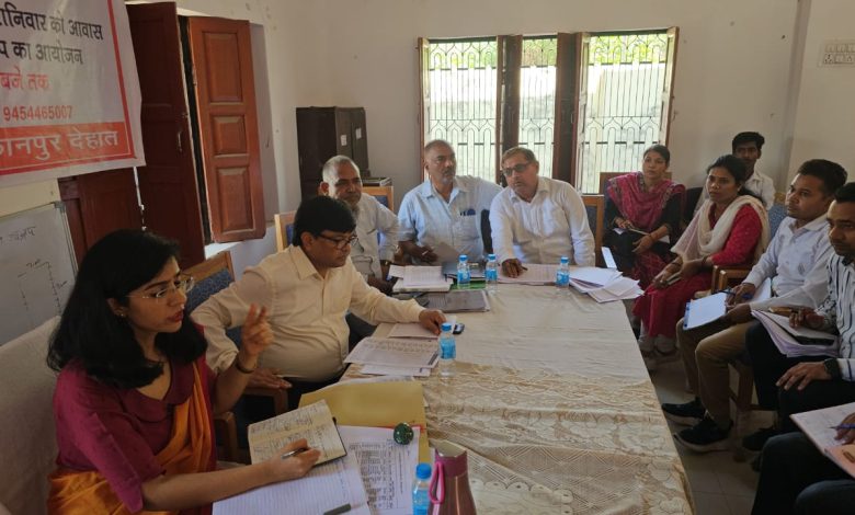 सीडीओ सौम्या ने अनुपस्थित ग्राम पंचायत सचिवों को थमाया कारण बताओ नोटिस 11 IMG 20230601 WA0027