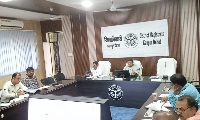 सरकार द्वारा चलायी जा रहीं योजनाओं में बैंकर्स ऋण देकर जनता को करें लाभान्वितः जिलाधिकारी 3 photo 4 4