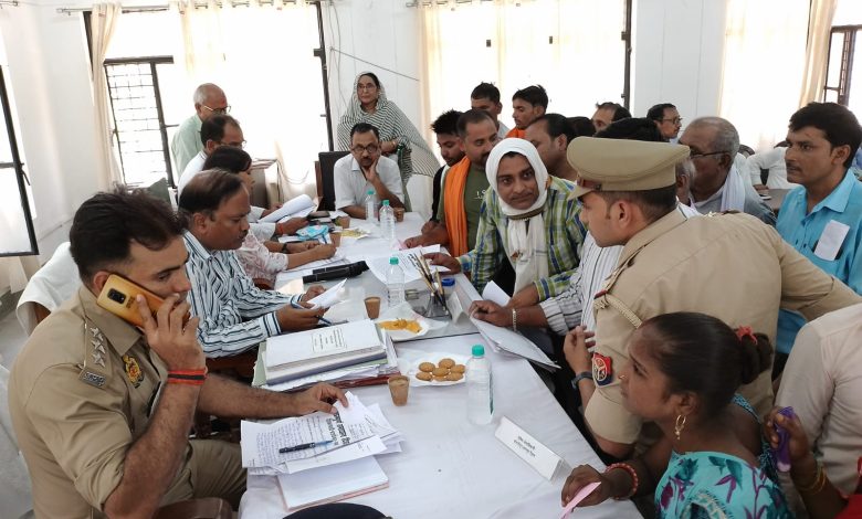 समाधान दिवस : 122 शिकायतें में मात्र आठ शिकायतों का निस्तारण 5 photo 9 2
