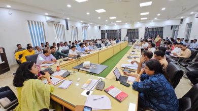 Photo of “सीडीओ सौम्या” के दिखे सख्त तेवर, खंड विकास अधिकारियों पर गिरी गाज