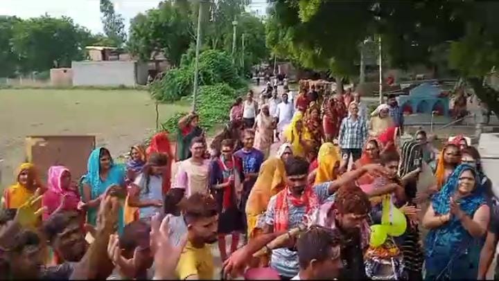हिंदू मुस्लिम एकता का दिखा अटूट समागम, धूमधाम से निकाली गई शिव बारात 1 photo 8 8