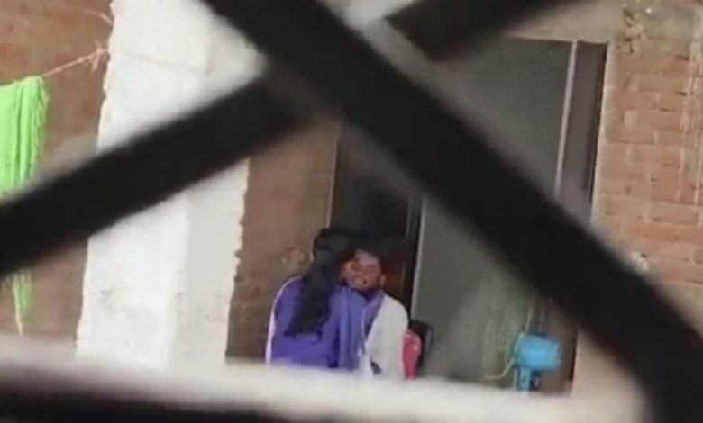 मौलाना का नाबालिग छात्रा के साथ अश्लील हरकत का वीडियो वायरल, FIR दर्ज 3 mau 2