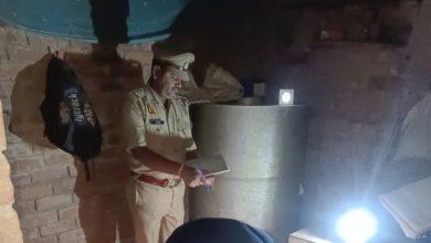 Photo of अज्ञात कारणों के चलते अधेड़ ने फांसी लगाकर की आत्महत्या
