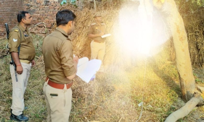 आत्महत्या : संदिग्ध परिस्थितियों में खंडहर में लटकता मिला शव 3 IMG 20231108 101130