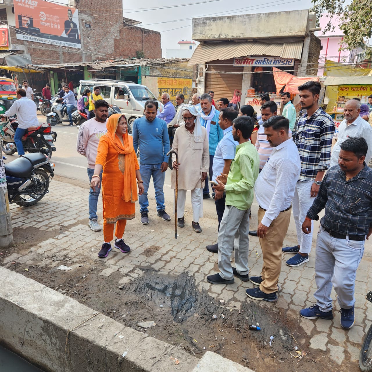 नाला निर्माण में घोर लापरवाही, पूनम दिवाकर बोली- ठेकेदार कर रहे है मनमानी ; होगी जांच 2 P1 1