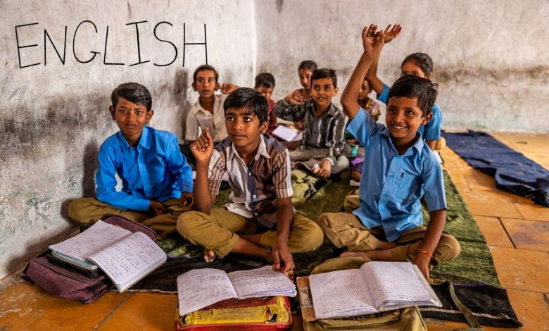 फर्राटेदार अंग्रेजी बोलेंगे परिषदीय स्कूलों के बच्चे, तैयार की जा रही है किट 1 photo 2 1 12