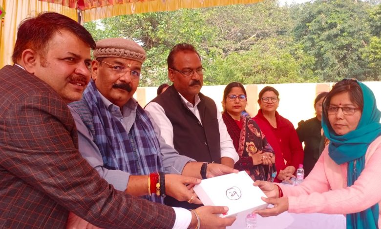 शिक्षक बच्चों के जीवन को बेहतर बनाने तथा नेता समाज को बेहतर बनाने का निर्माण करते है : महेश त्रिवेदी 5 photo 5 1 5