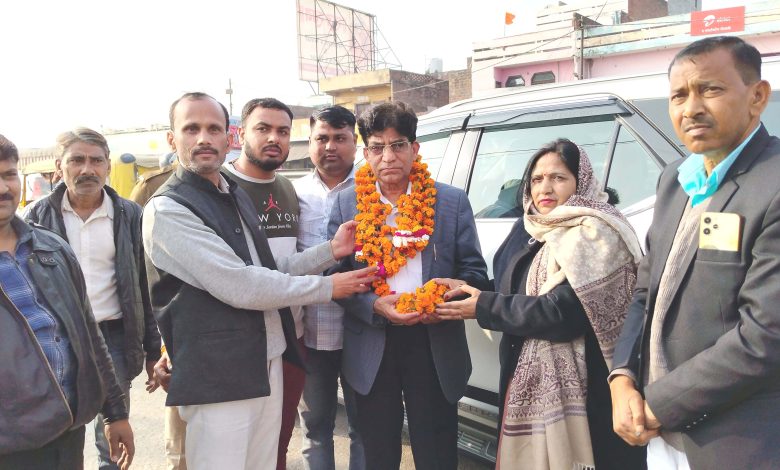 पूर्व सांसद राजाराम पाल का चेयरमैन विटान दिवाकर व उनके समर्थकों ने किया जोरदार स्वागत 3 photo 23 1 3