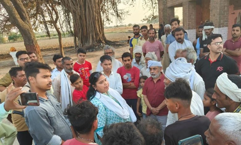 घाटमपुर विधायक पहुँची किसानों के बीच, पीड़ित किसानों से ली जानकारी, दी दिलासा 3 5c1201d8 b82c 4068 a8fd 700a95b95113