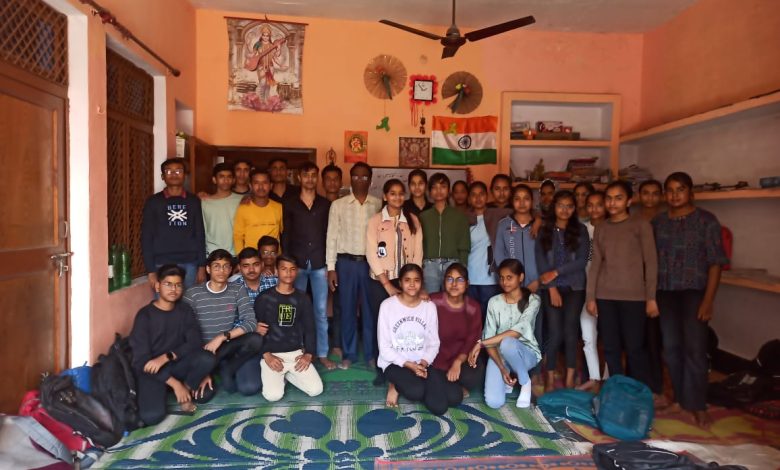 सीबीएससी परीक्षा परिणाम में पुखरायां कस्बे के मैथ्स कोचिंग क्लासेज का रहा दबदबा,मेधावियों का किया गया सम्मान 1 9c0ecd0c 67c9 4f11 9068 f3d39f521f72
