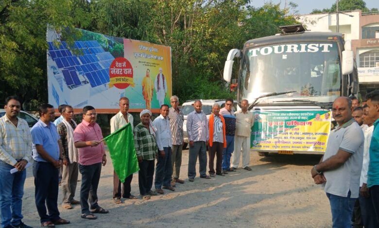 आत्मा योजनान्तर्गत राज्य के बाहर के सात द्विवसीय प्रशिक्षण हेतु कृषकों को राजस्थान किया गया रवाना। 1 IMG 7495 4