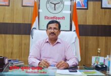 Photo of जिलाधिकारी का माधौगढ़ विकासखंड कार्यालय का औचक निरीक्षण