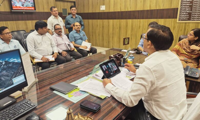 जालौन में रबी सीजन के लिए खाद और बीज की पर्याप्त व्यवस्था, जिलाधिकारी ने दी जानकारी 3 dm jl