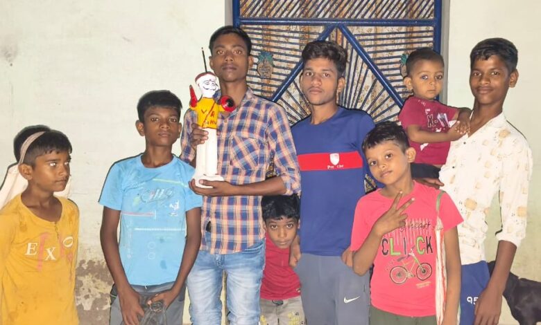 नवरात्रि व दशहरा के बाद टेसू व झेंझी लेकर निकली बच्चों की टोली 3 photo 2 1 9