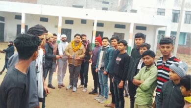 Photo of भोगनीपुर में क्रिकेट का तड़का, अशरफ कुरैशी ने किया मैच का शुभारंभ