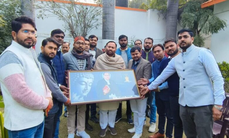 आरक्षित वर्ग शिक्षक के प्रतिनिधि मंडल ने नए वर्ष के उपलक्ष्य में उप मुख्यमंत्री समेत कई मंत्रियों से की भेंट 1 ra