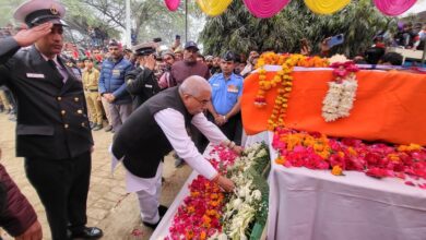 Photo of शहीद सुधीर यादव की शहादत को नमन, कैबिनेट मंत्री ने परिवार को दी ढांढस