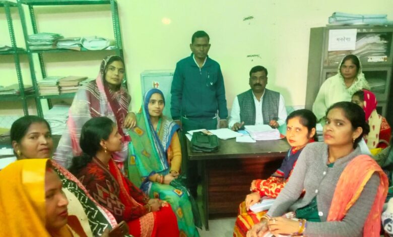 अमरौधा विकासखंड में महिलाओं ने दिखाई स्वावलंबन की मिसाल! 3 samaj