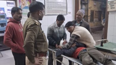 Photo of कानपुर देहात में अज्ञात वाहन की टक्कर से बाइक सवार गंभीर,भेजा गया अस्पताल