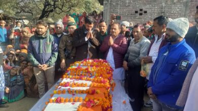 Photo of समाजवादी पार्टी के वरिष्ठ नेता नरेंद्र पाल सिंह मनु ने अमर शहीद सूबेदार अजीत सिंह यादव को श्रद्धांजलि अर्पित की