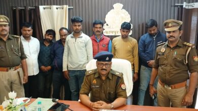 Photo of कानपुर देहात में जुए के अड्डे पर पुलिस की बड़ी रेड, 7 गिरफ्तार, लाखों की नकदी जब्त