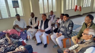 Photo of महंत कैलाश पुरी जी महाराज के स्वास्थ्य की कामना के लिए वरिष्ठ सपा नेता नरेंद्र पाल सिंह मनु ने आश्रम का किया दौरा