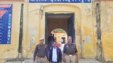 Photo of कानपुर देहात में युवक अवैध तमंचा कारतूस संग गिरफ्तार,भेजा गया जेल