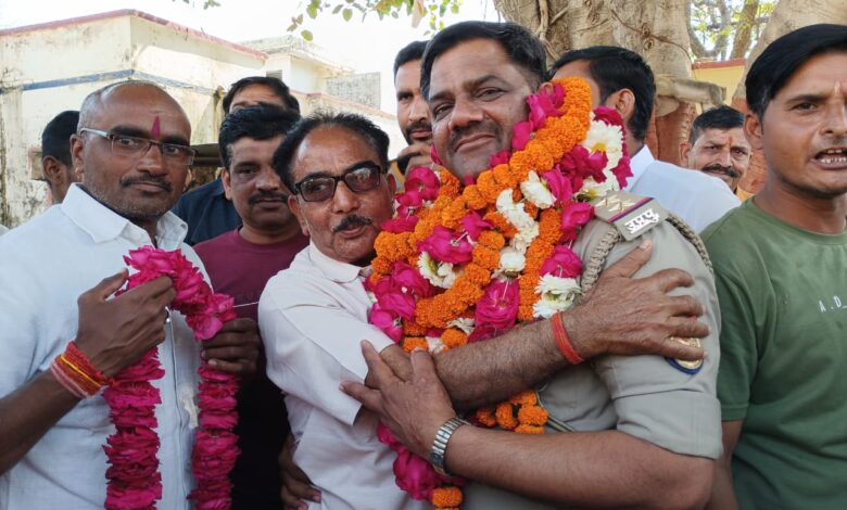राजपुर के 'जनप्रिय' थाना प्रभारी को नम आंखों से विदाई, जनता बोली- 'ऐसे अफसर बार-बार आएं' 1 IMG 20250320 WA0022