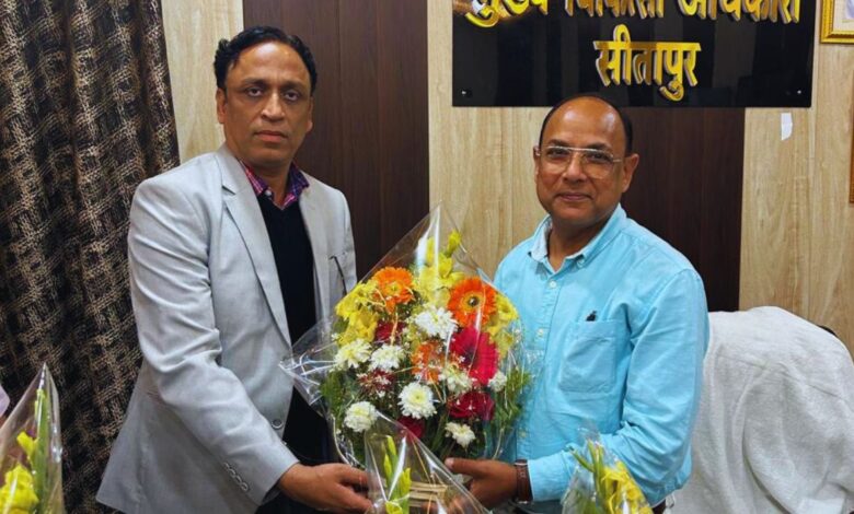 सीतापुर में स्वास्थ्य सेवाओं को बेहतर बनाना मेरी प्राथमिकता: नवागत सीएमओ डॉ. सुरेश कुमार 3 SEETA