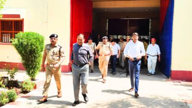 Photo of जिला कारागार का औचक निरीक्षण: जिलाधिकारी और पुलिस अधीक्षक ने कैदियों की सुविधाओं और जेल व्यवस्था का जायजा लिया