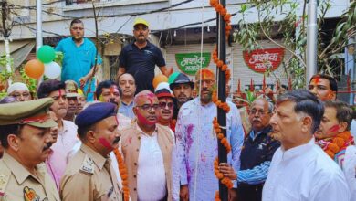 Photo of कानपुर के ऐतिहासिक हटिया गंगा मेला का शुभारंभ: जिलाधिकारी ने रज्जन बाबू पार्क में फहराया तिरंगा