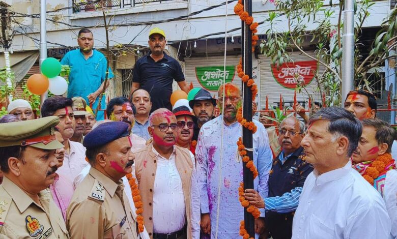 कानपुर के ऐतिहासिक हटिया गंगा मेला का शुभारंभ: जिलाधिकारी ने रज्जन बाबू पार्क में फहराया तिरंगा 5 knp 1