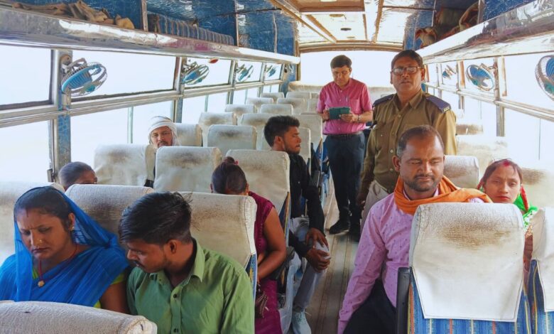 फतेहपुर में ओवरलोडिंग वाहनों पर एआरटीओ की बड़ी कार्रवाई 3 photo 10 1 3