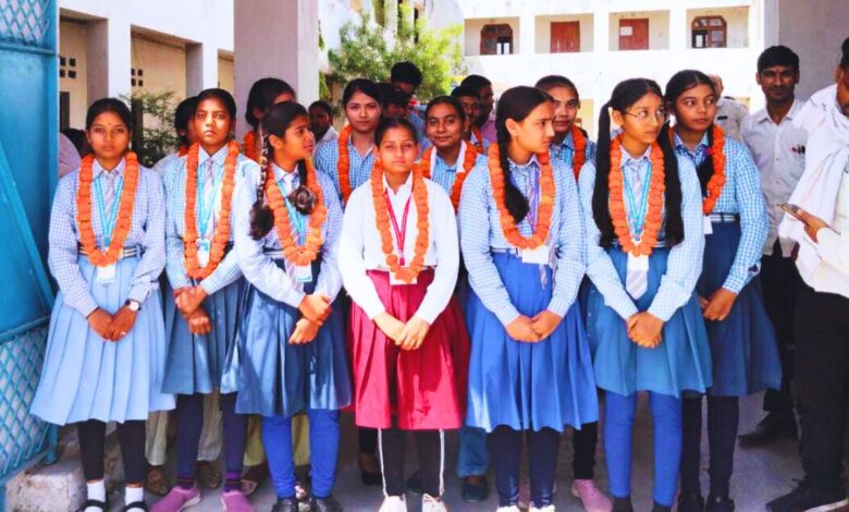 कानपुर देहात में इंटरमीडिएट परीक्षा परिणाम में मां अन्नपूर्णा इंटर कॉलेज कांधी के छात्र छात्राओं का दबदबा,मेधावियों को मिला सम्मान 1 ann