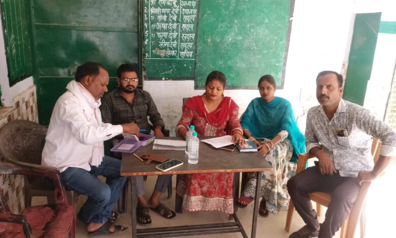 कानपुर देहात में "जय भोले नाथ महिला समूह" को राशन की दुकान का जिम्मा,पंचायत सचिव ने की घोषणा 1 photo 10 1 3