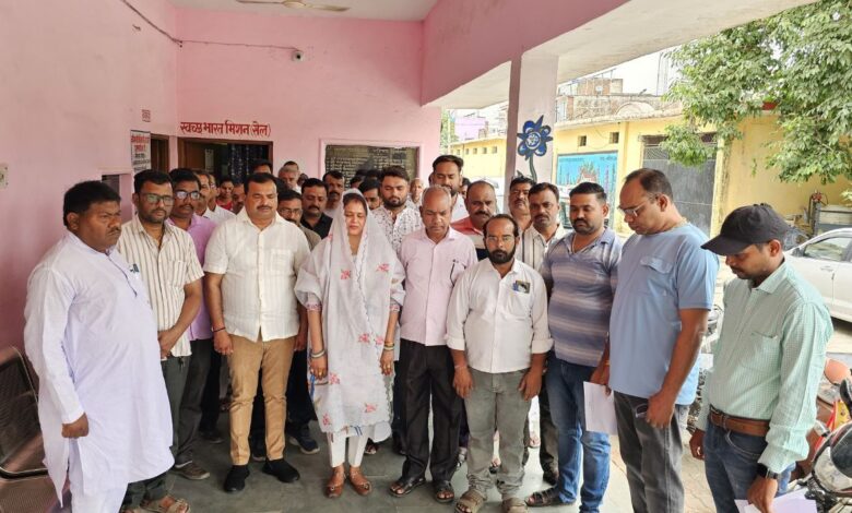 पुखरायां नगर पालिका में शोक की लहर: सभासद हुसैन के निधन पर पालिकाध्यक्ष ने व्यक्त की गहरी संवेदना 3 SHOK