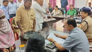 Photo of कानपुर देहात: संपूर्ण समाधान दिवस में 134 शिकायतें प्राप्त, मौके पर 3 का निस्तारण