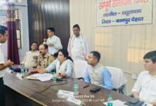 Photo of कानपुर देहात: संपूर्ण समाधान दिवस में उमड़ी फरियादियों की भीड़, 108 शिकायतें दर्ज, 3 का मौके पर निस्तारण