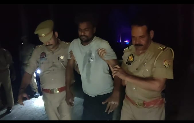 चैन स्नैचिंग के मामले में पुलिस ने दो आरोपियों को मुठभेड़ के दौरान किया गिरफ्तार 5 IMG 20250608 WA0005