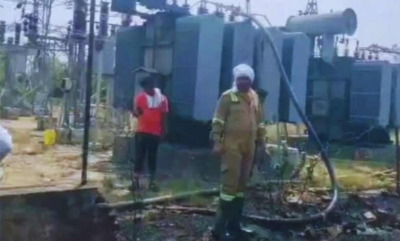 कानपुर देहात: सिकंदरा में 33 KV बिजली घर में भीषण आग, 45 गांवों की बत्ती गुल 1 b