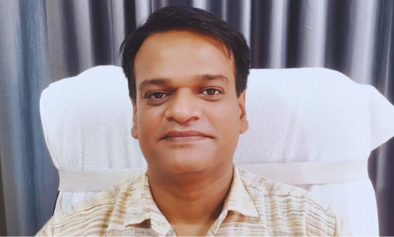शांतनु कुमार श्रीवास्तव ने कानपुर नगर के जिला सूचना अधिकारी का कार्यभार संभाला 3 shantanu