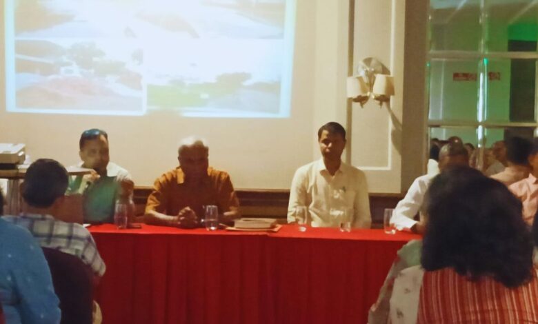 DLF रेजिडेंट वेलफेयर की बैठक: पारदर्शिता से काम करने का संकल्प, आवागमन और व्यावसायिक सुविधाओं की कमी पर चिंता 3 DLF