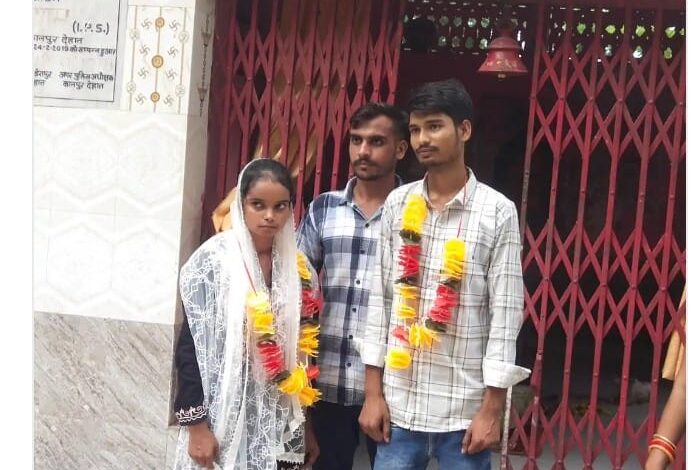 थाने के मंदिर में प्रेमी जोड़े ने रचाई शादी 3 IMG 20250716 WA0265