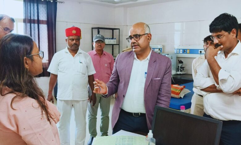 कानपुर: निगोहा आयुष अस्पताल में डीएम का औचक निरीक्षण, मिलीं उत्कृष्ट व्यवस्थाएं 1 dm 2