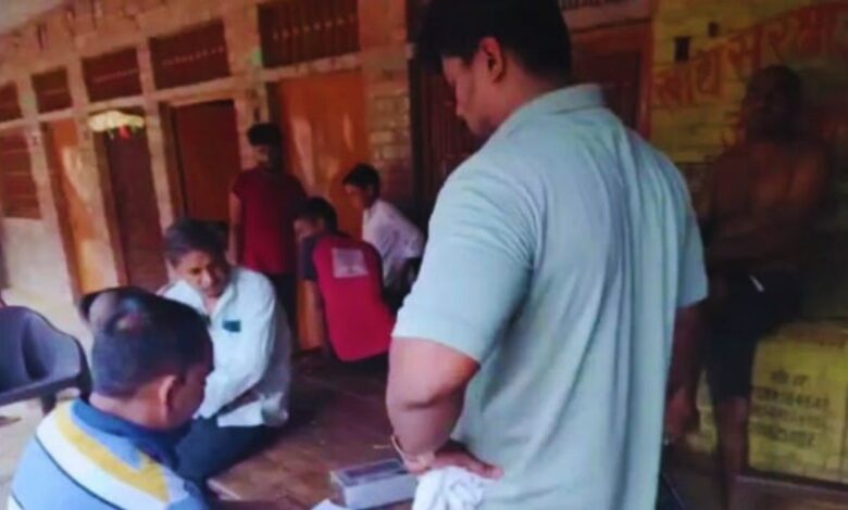 रसूलाबाद में राशन डीलर पर कालाबाजारी का केस दर्ज, गरीबों का 3 महीने का राशन गबन 3 photo 15