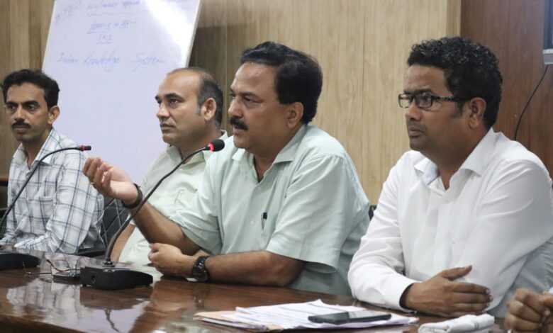 प्रत्येक परिषदीय विद्यालय की एक ब्रांड के रूप में हो पहचान : राजेश वर्मा प्राचार्य डायट 1 photo 24 1 2