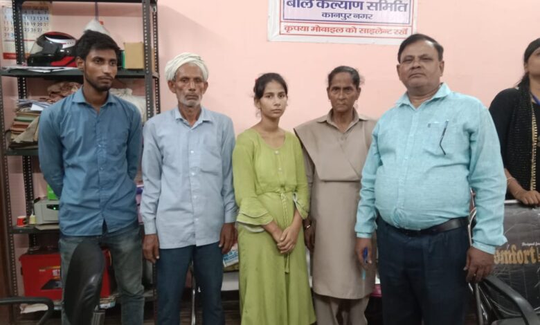 कानपुर सेंट्रल पर बिछुड़ी अनुष्का, नौ दिन बाद पिता-भाई से मिलकर मुस्कुराया परिवार 3 photo 29
